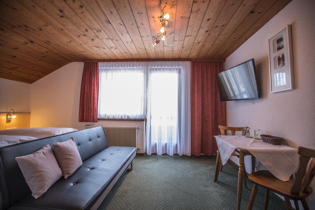 Gaestehaus-Pension Barbara Andelsbuch Δωμάτιο φωτογραφία