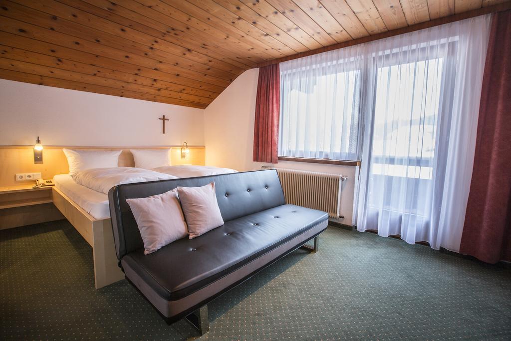 Gaestehaus-Pension Barbara Andelsbuch Δωμάτιο φωτογραφία