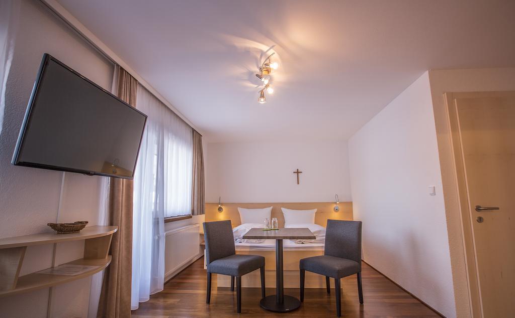 Gaestehaus-Pension Barbara Andelsbuch Δωμάτιο φωτογραφία