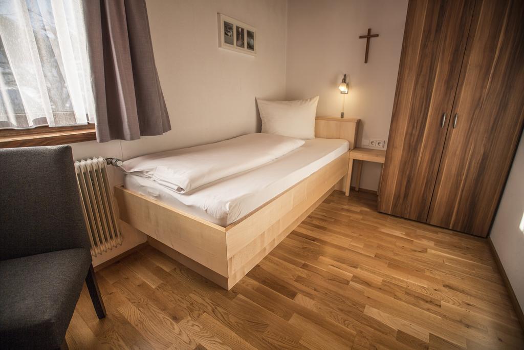 Gaestehaus-Pension Barbara Andelsbuch Δωμάτιο φωτογραφία