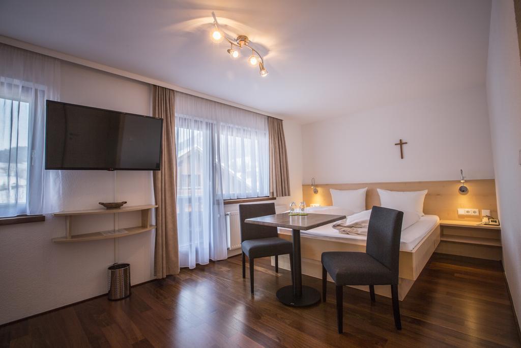 Gaestehaus-Pension Barbara Andelsbuch Δωμάτιο φωτογραφία